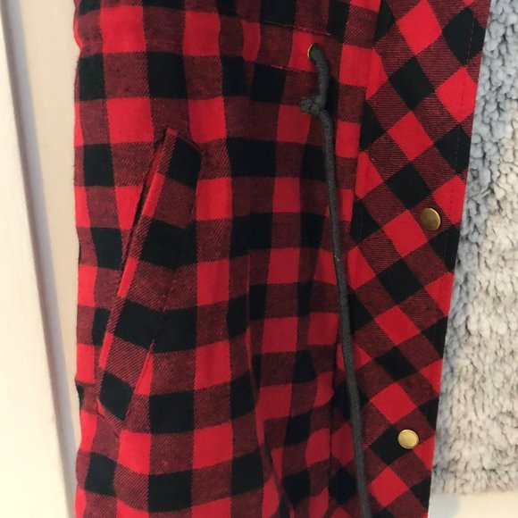 NWT Simply Southern Sherpa Lined Buffalo Check Vest - Picture 4 of 5